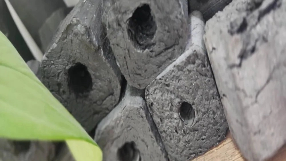 Production of charcoal car in Tehran Production of charcoal car in Tehran